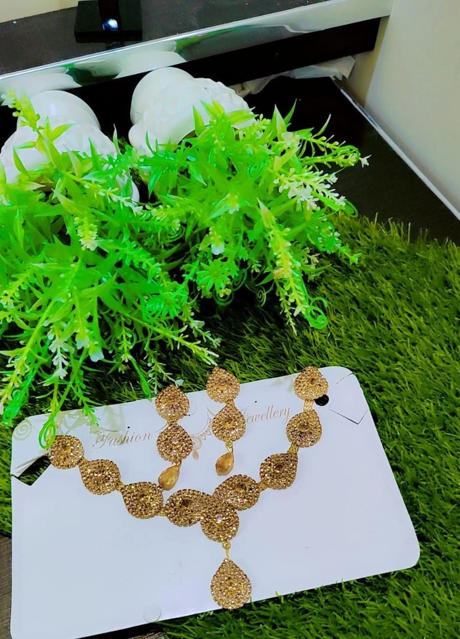 Golden Grace Set